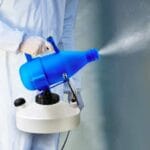 🔧 مشخصات فنی دستگاه ULV Cold Fogger مدل GFU-01: سلامت سم مدل: GFU-01 جنس بدنه: پلی‌اتیلن (PE) اندازه قطرات: ≤ 20 میکرون ظرفیت مخزن: 4.5 لیتر طول کابل: 5 متر بُرد پاشش قطرات: تا 10 متر ولتاژ کاری: 220 ولت، 50 هرتز وزن خالص / ناخالص: 2.65 کیلوگرم / 3.35 کیلوگرم بسته‌بندی: 1 عدد در هر کارتن ابعاد کارتن: 38.5 × 24 × 44 سانتی‌متر ویژگی‌های خاص: قابلیت تنظیم دبی پاشش قابلیت تنظیم زاویه پاشش از 20 تا 60 درجه
